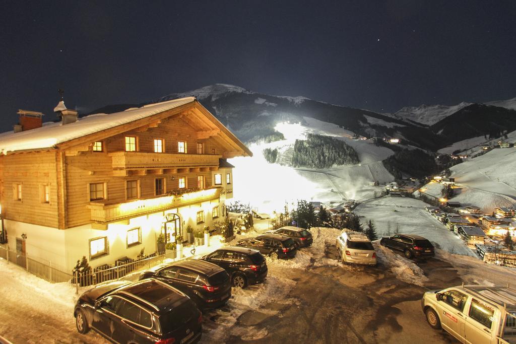 Ferienhof Pfefferbauer Saalbach-Hinterglemm Exterior photo